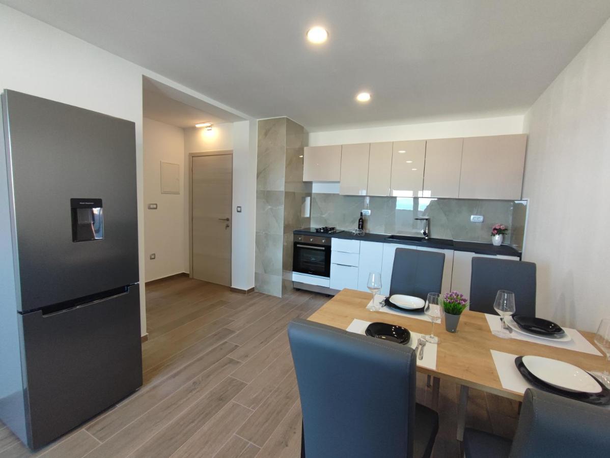 Dali II Apartment โนวาลยา ภายนอก รูปภาพ
