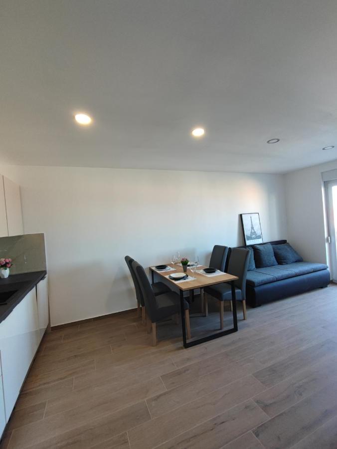 Dali II Apartment โนวาลยา ภายนอก รูปภาพ