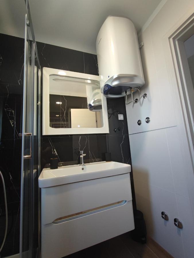 Dali II Apartment โนวาลยา ภายนอก รูปภาพ