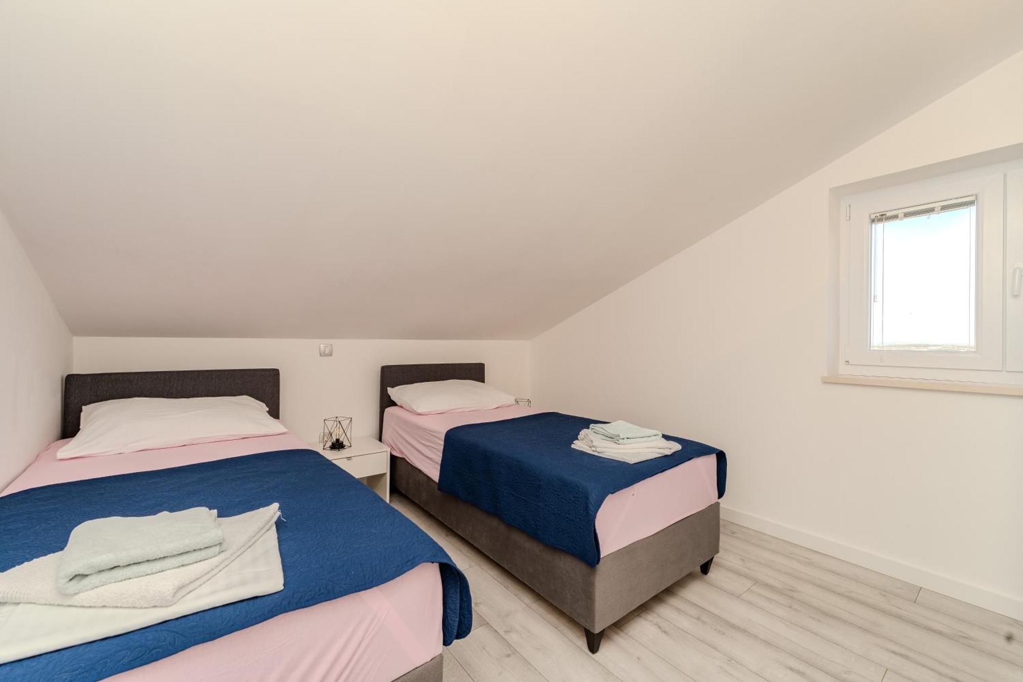Dali II Apartment โนวาลยา ภายนอก รูปภาพ
