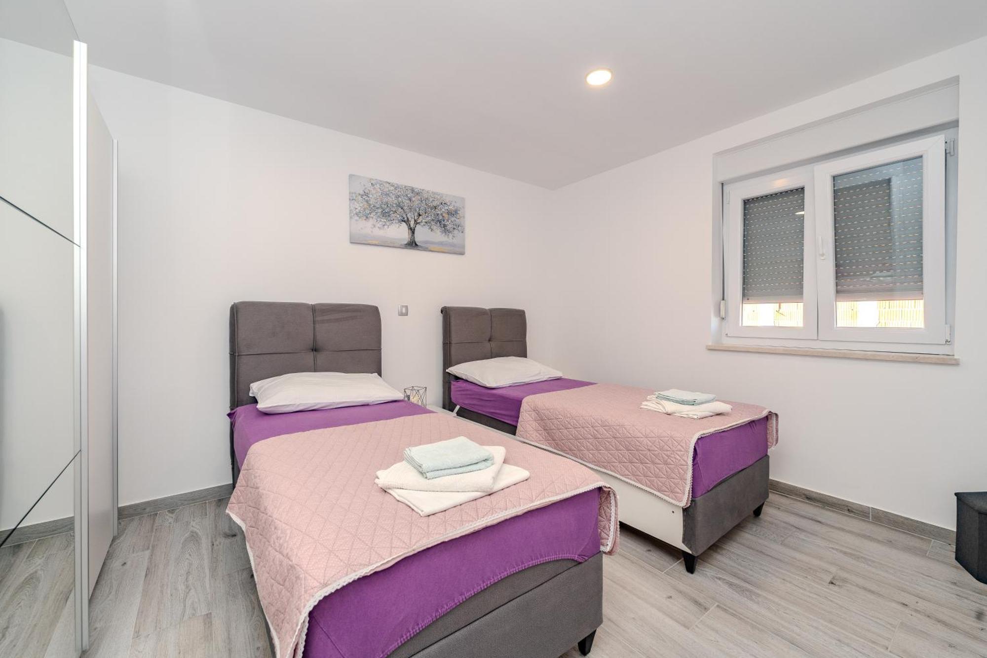 Dali II Apartment โนวาลยา ภายนอก รูปภาพ