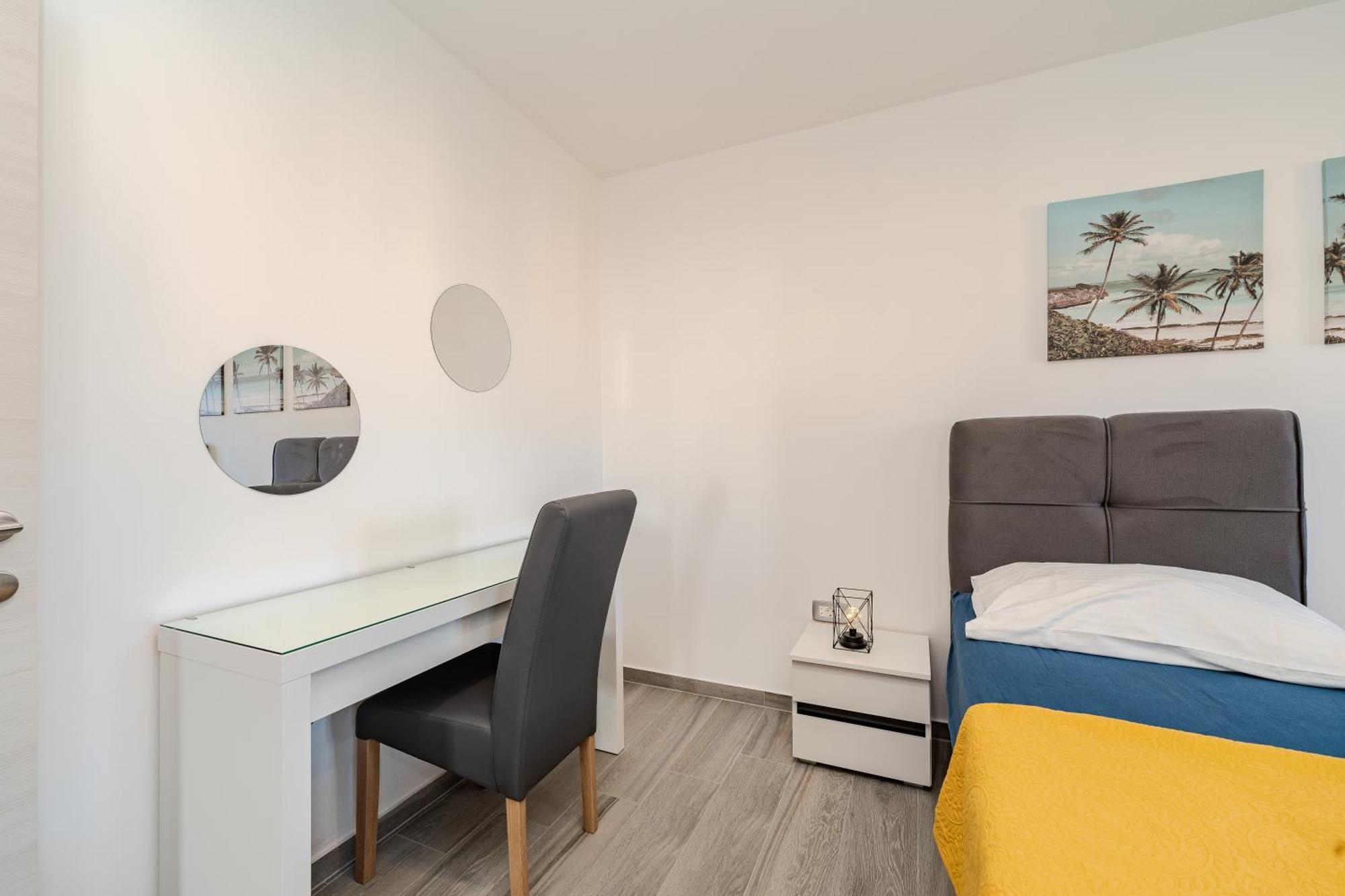 Dali II Apartment โนวาลยา ภายนอก รูปภาพ